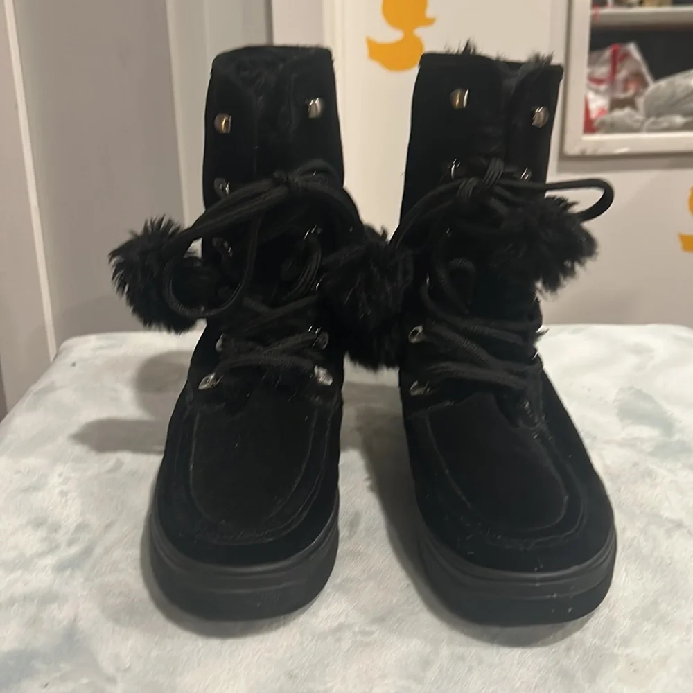 Michael Kors used black boots 8-8 1/2 - Picture 3 of 8